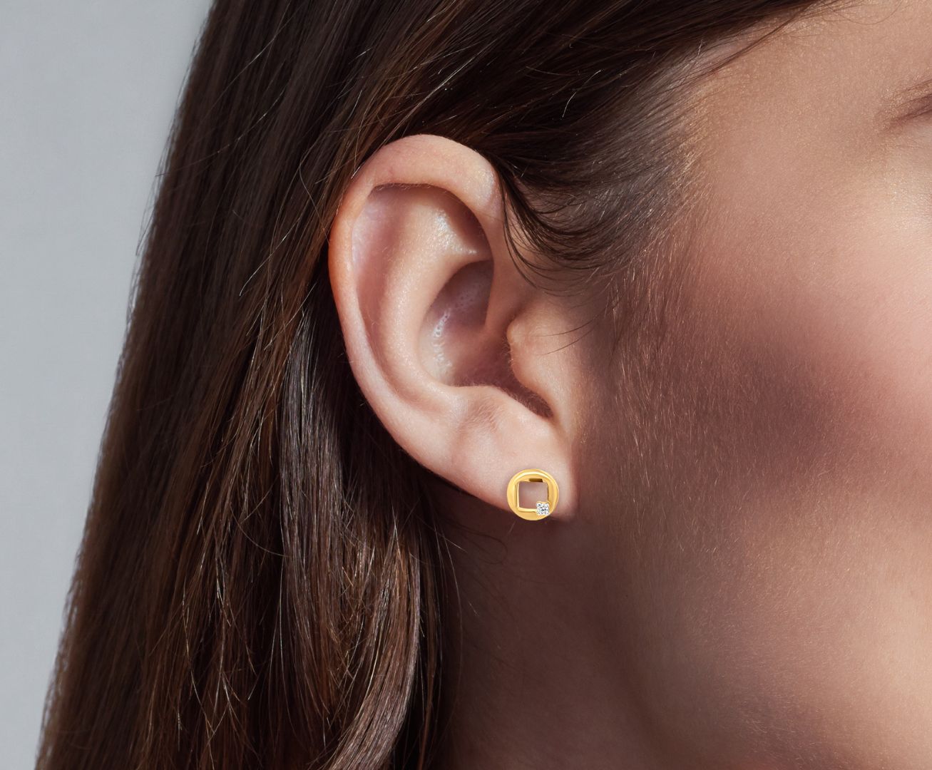 Minimalist 18k Gold Studs